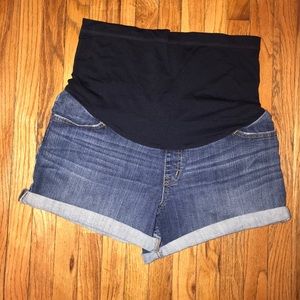 Maternity jean denim shorts Liz Lange